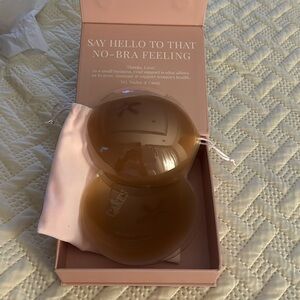 New Never been worn Cakes size DDD+